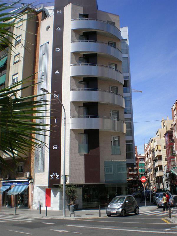 Apartamentos Turisticos Madanis L’Hospitalet de Llobregat Exterior foto