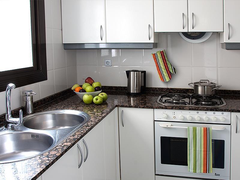 Apartamentos Turisticos Madanis L’Hospitalet de Llobregat Zimmer foto