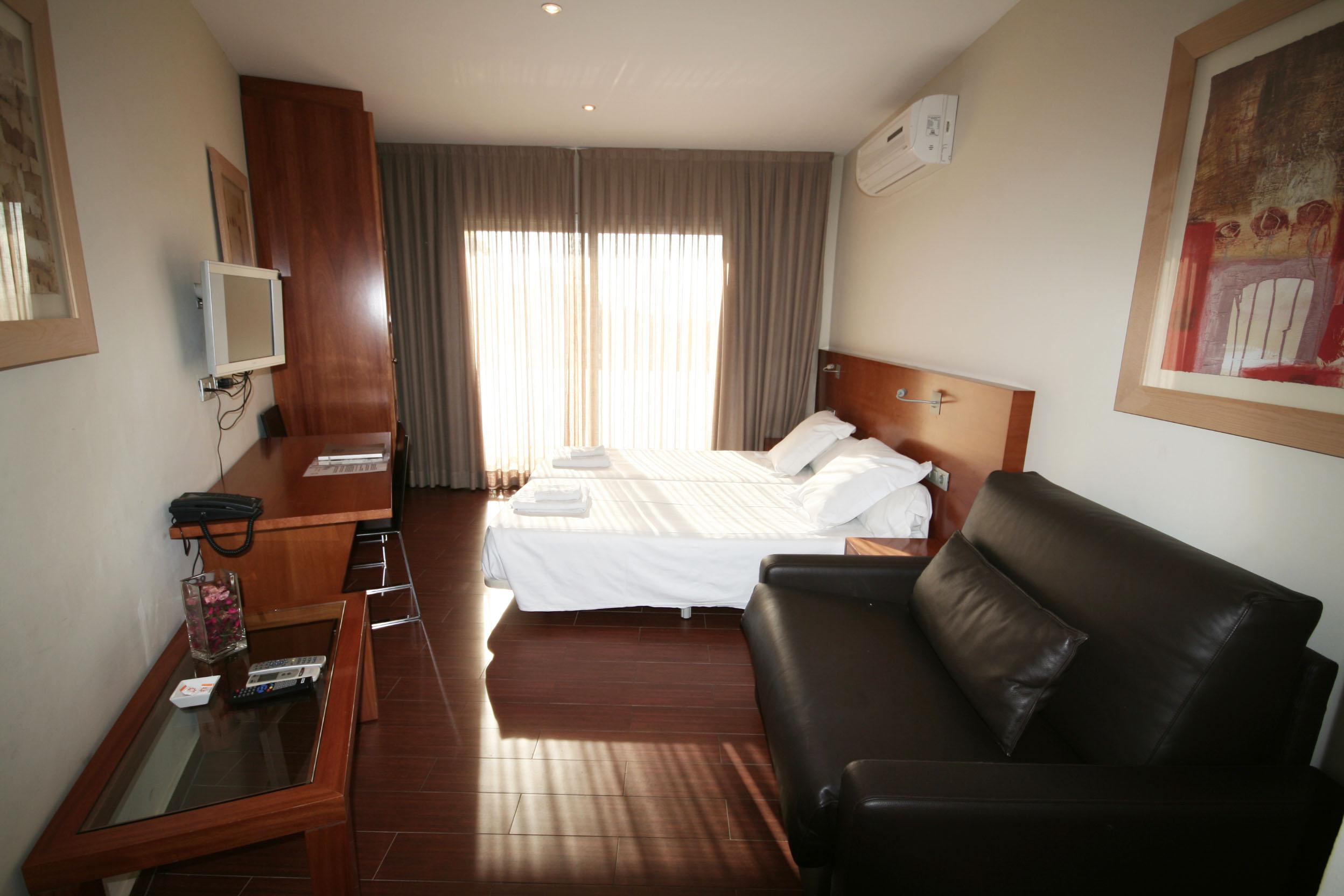 Apartamentos Turisticos Madanis L’Hospitalet de Llobregat Zimmer foto